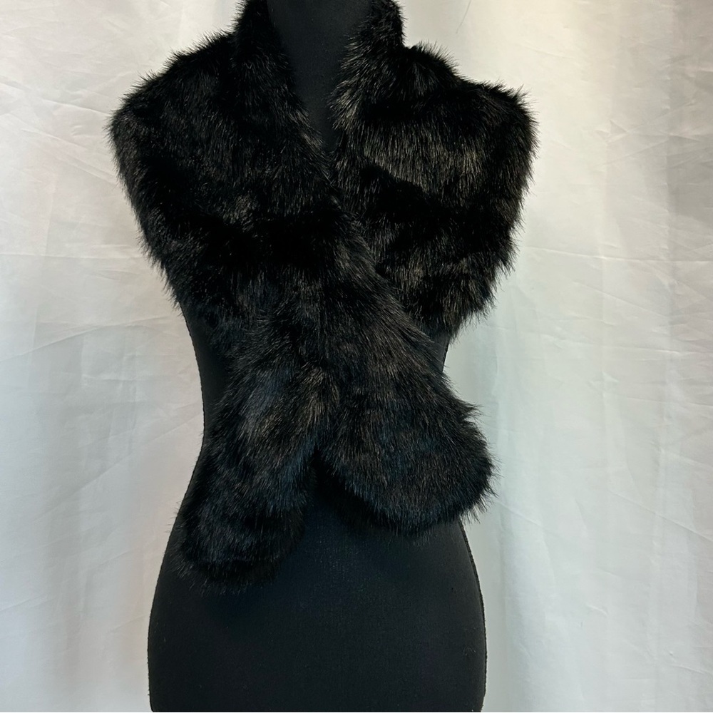 Aldo black faux fur scarf shawl fall winter vegan NWOT - Picture 3 of 9
